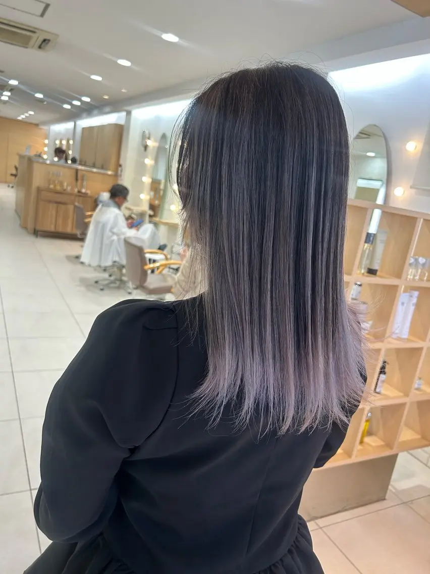 セミロング レイヤーカット ヘアカラー 🍀透明感抜群🍀/ ハイトーンカラーのヘアスタイル