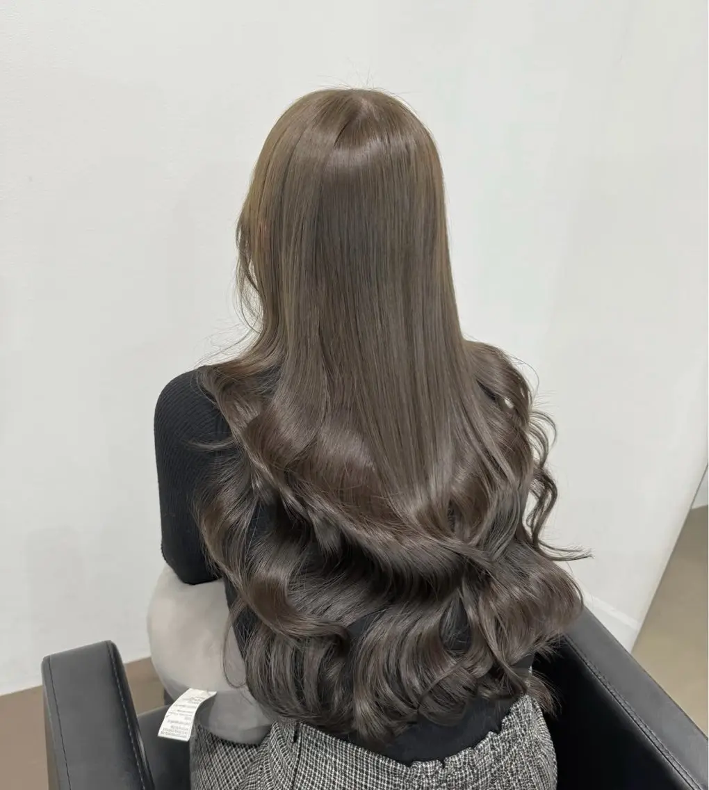 ロング カラー ヘアカラー トリートメント 【ioe 岡本】 🎀NOKO🎀のヘアスタイル