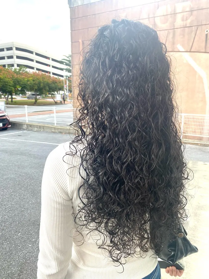 ロング パーマ カット パーマ 饒平名 知也のヘアスタイル