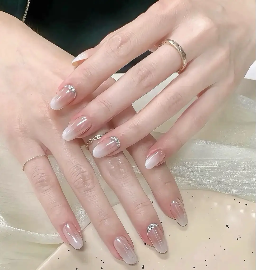ネイル チークネイル 長さ出し フレンチネイル ガーリー 韓国ネイル SunNail池袋駅 ワンホンネイルのネイルデザイン