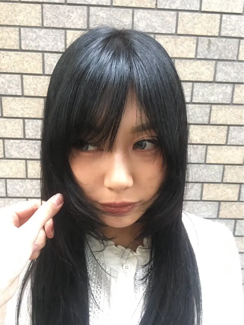 ミディアム 顔まわりレイヤー レイヤーカット 長沼 咲輝のヘアスタイル