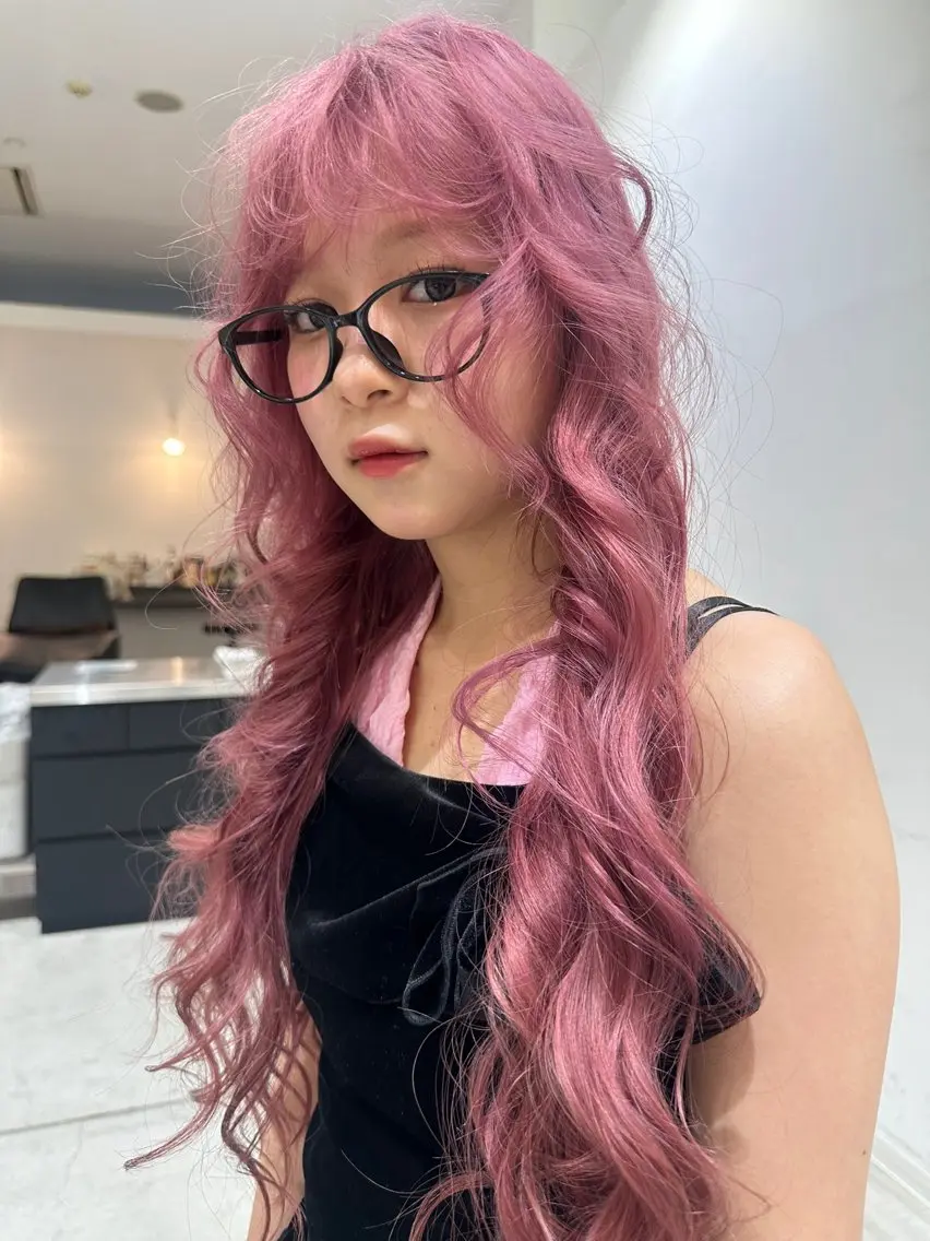ロング カラー ブリーチ 透明感カラー ダブルカラー ブリーチなしカラー 顔まわりレイヤー 🫧ケアブリーチ/ ヘアセット/愛美🫧のヘアスタイル