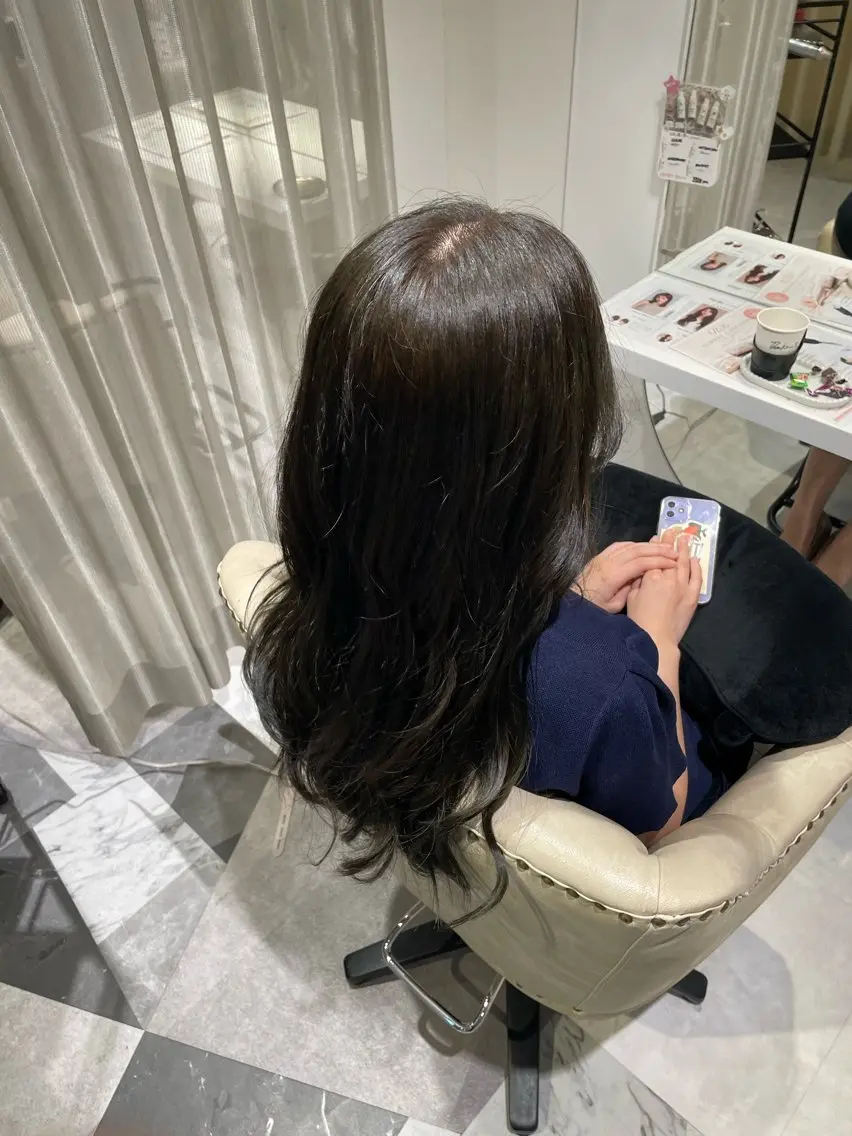 ロング カラー ブラウンカラー 透明感カラー オリーブブラウン オレンジ ヘアカラー 向 康希のヘアスタイル