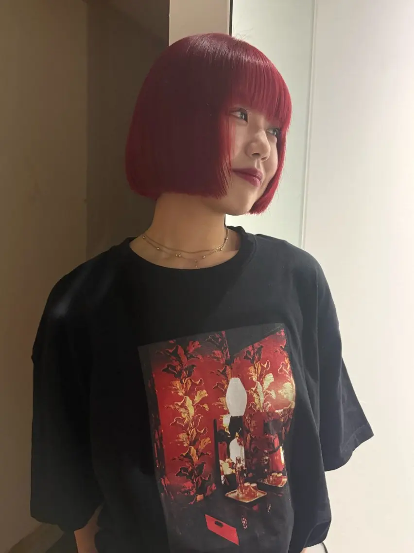 ショート カラー BURROW うえみ 寿々のヘアスタイル