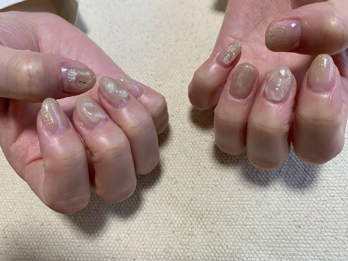 ネイル アートネイル ラメ(グリッター) 大理石ネイル(マーブル) ミラーネイル 冬ネイル ハンドネイル nail room カジカジのネイルデザイン