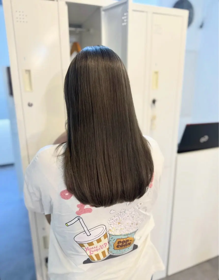 セミロング カラー ベージュカラー ショコラベージュ カット ヘアカラー Sherry/R 三川町　木村祐里奈のヘアスタイル