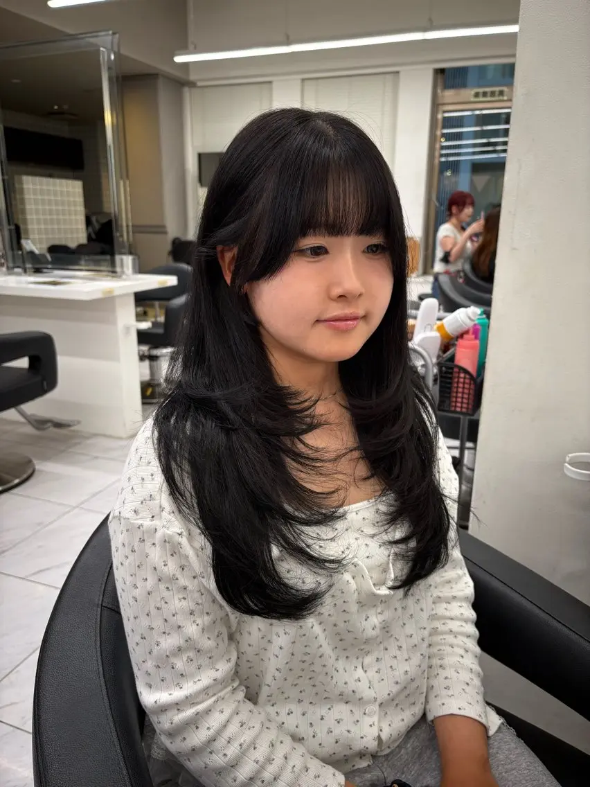 ロング カット ヘアカラー トリートメント ヘッドスパ ヘアセット 🩵寒色/ベージュ レイヤーカット🤎のヘアスタイル