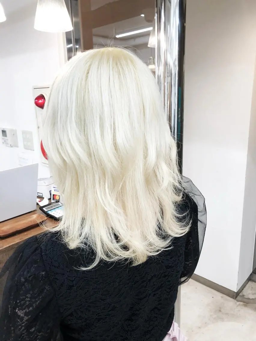🤩オープン記念🤩【ブリーチ込みでこの価格❗️】トリプルカラー+トリートメントが12000円❣️❣️の写真
