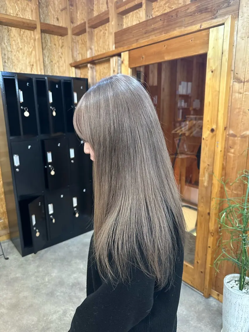 ロング カラー ヘアカラー ⛅️柔らかハイトーン ×モテ艶🍒ももかのヘアスタイル
