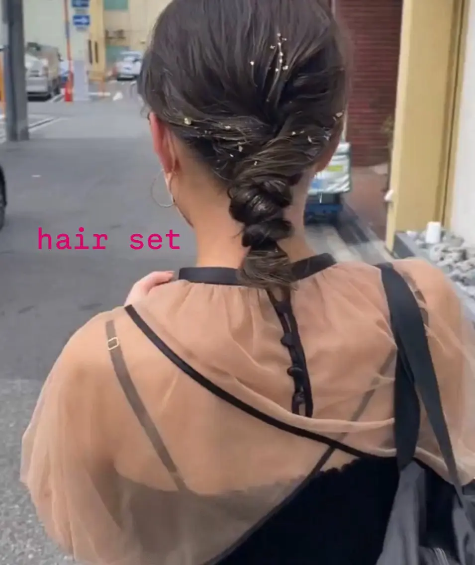 セミロング ヘアアレンジ Amour Akala.hkのヘアスタイル