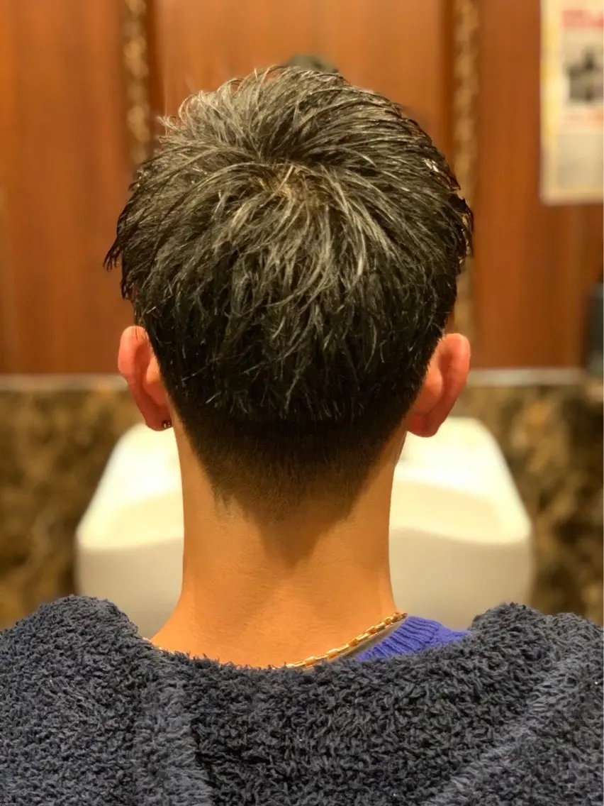 ショート 平井 沖昌のヘアスタイル