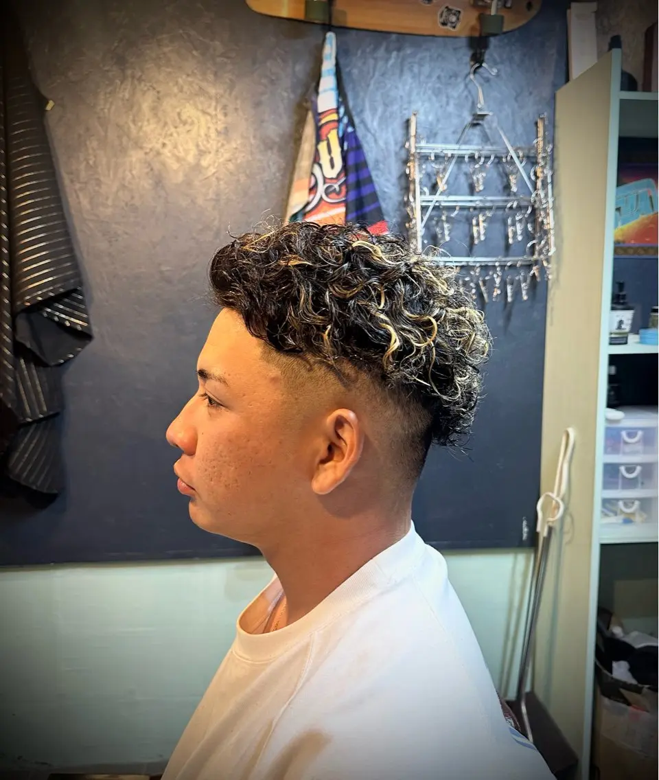カラー パーマ メンズ メンズメッシュ メンズパーマ メッシュ カット ヘアカラー パーマ SHINDOU RYUYAのヘアスタイル