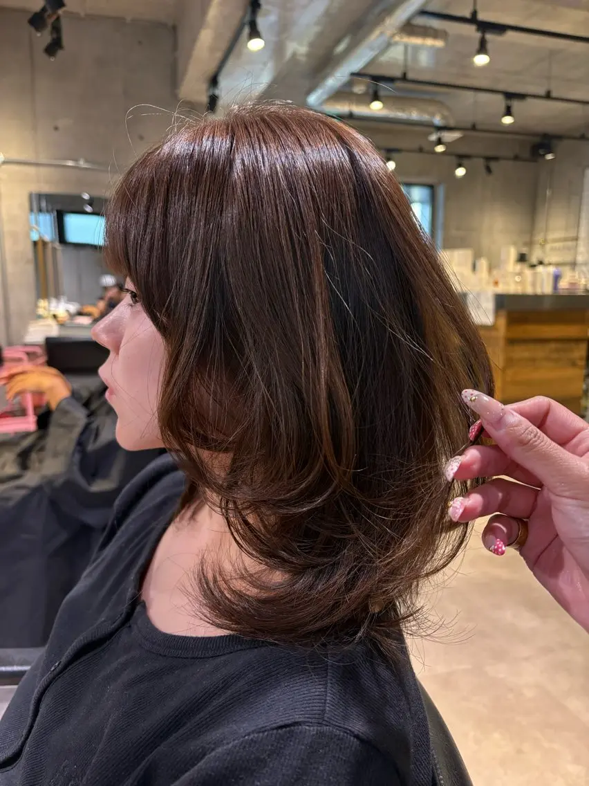 ミディアム カット ヘアカラー ︎︎ HINAのヘアスタイル