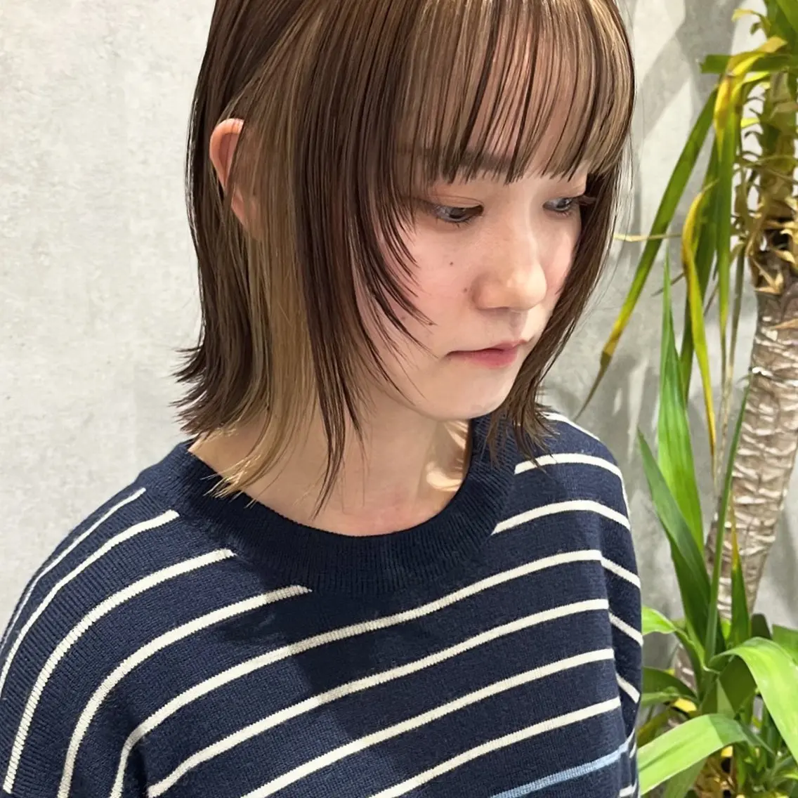 イヤリングカラー(ブリーチ込み)の写真