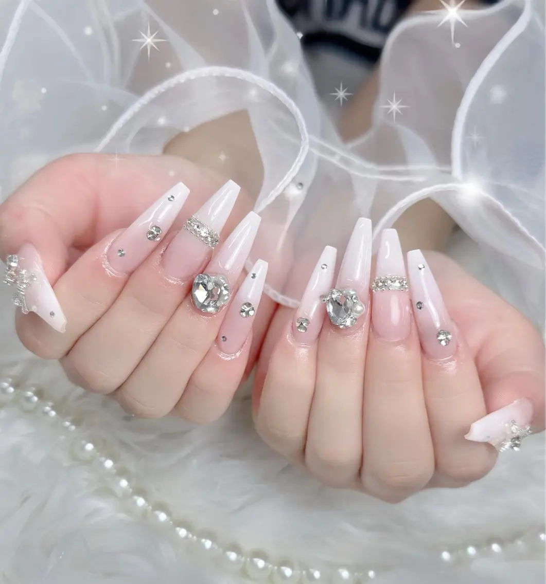 ネイル オーロラネイル チークネイル フラッシュネイル フレンチネイル ジェルネイル ハンドネイル ハンドケア Miyu Nailのネイルデザイン