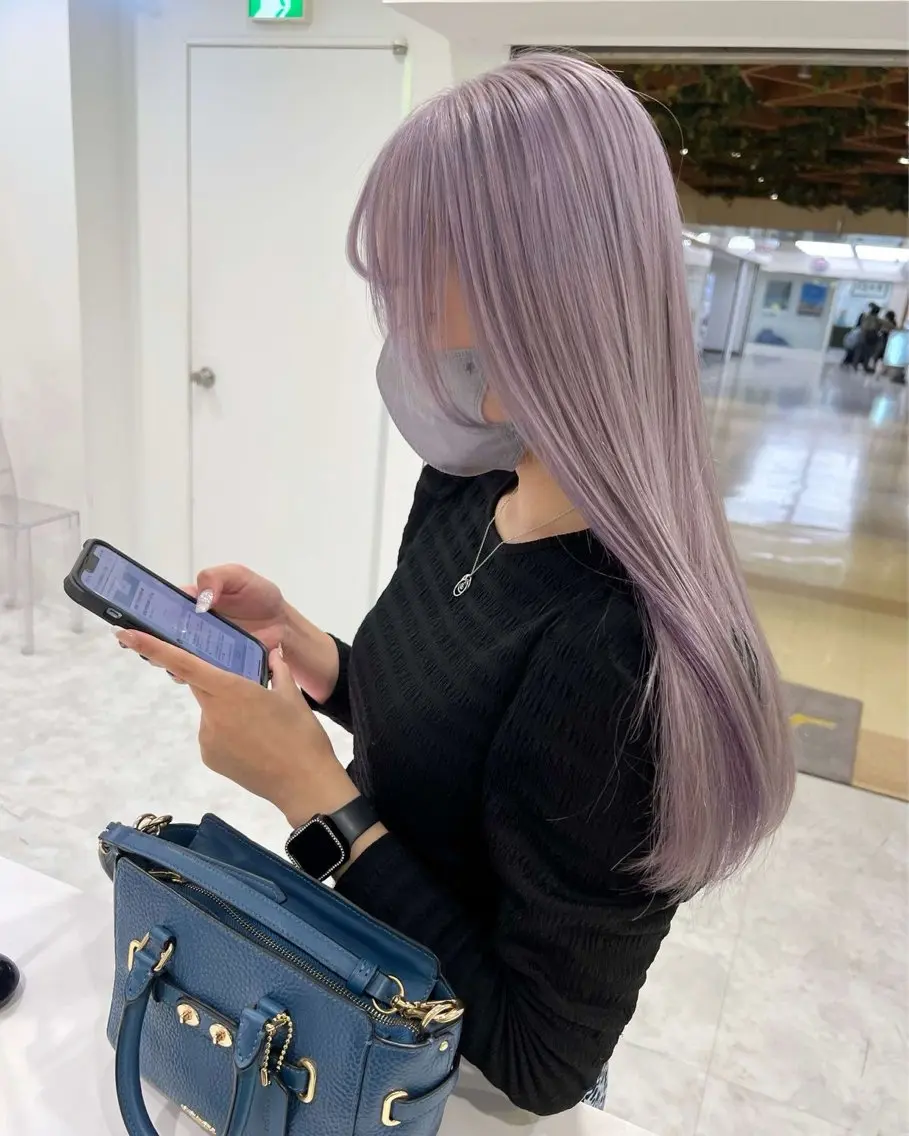 セミロング カラー ヘアアレンジ 🫧モテる💗ダメー ジレスハイトーン🫧のヘアスタイル