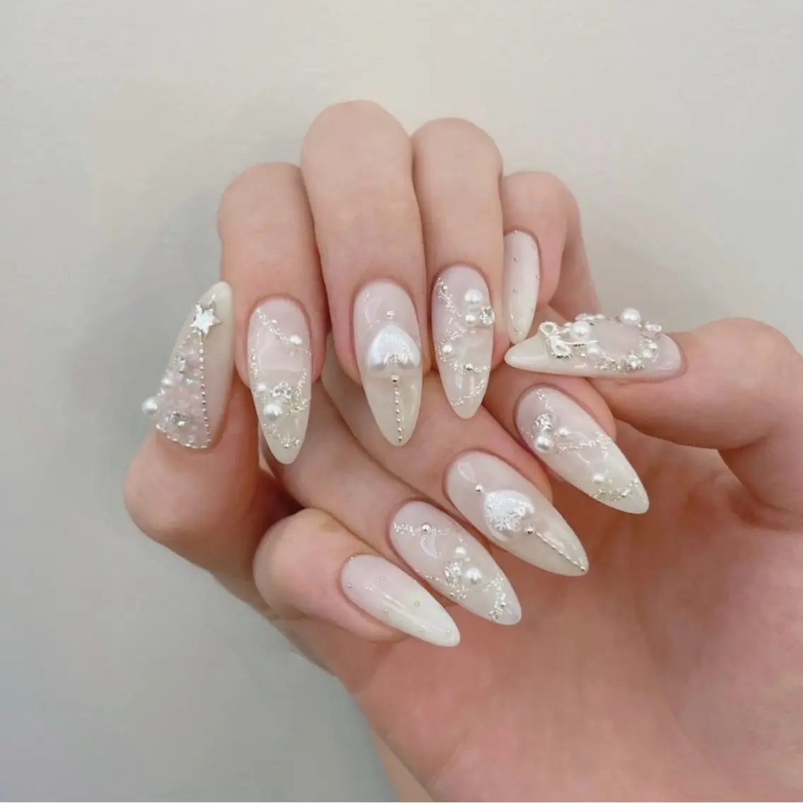 ネイル アートネイル ボルドー フレンチネイル ジェルネイル 氷ネイル・うるうるネイル ハンドネイル Julie NailSalonのネイルデザイン