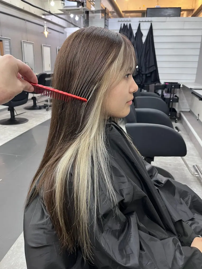 セミロング カラー インナーカラー ヘアカラー GiseL 博多筑紫口店のヘアスタイル