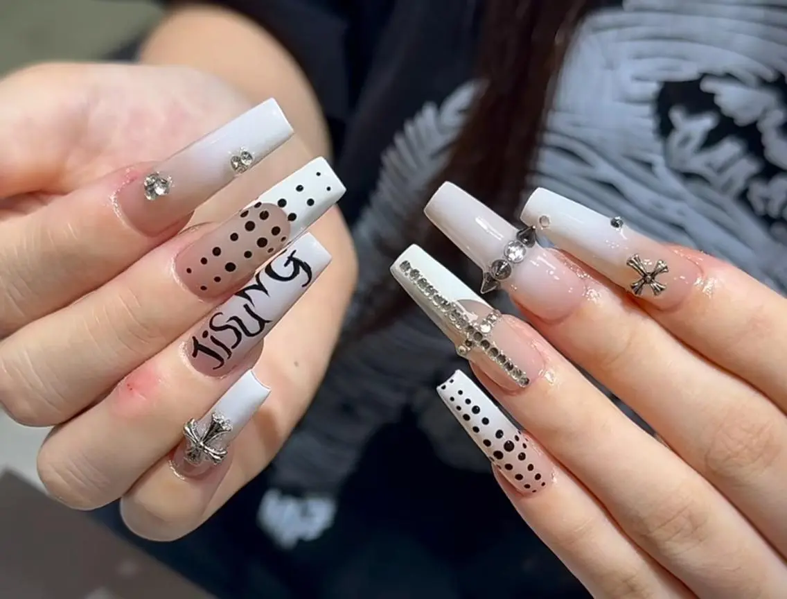 ネイル ハンドネイル ハンドケア 🍑 momo_nailのネイルデザイン