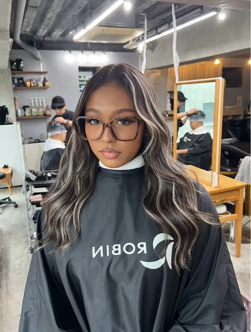 セミロング カラー ダークグレー ダークグレージュ グレージュ ハイライトカラー ハイライト ヘアカラー トリートメント 指名数No.1 /NAOYAのヘアスタイル