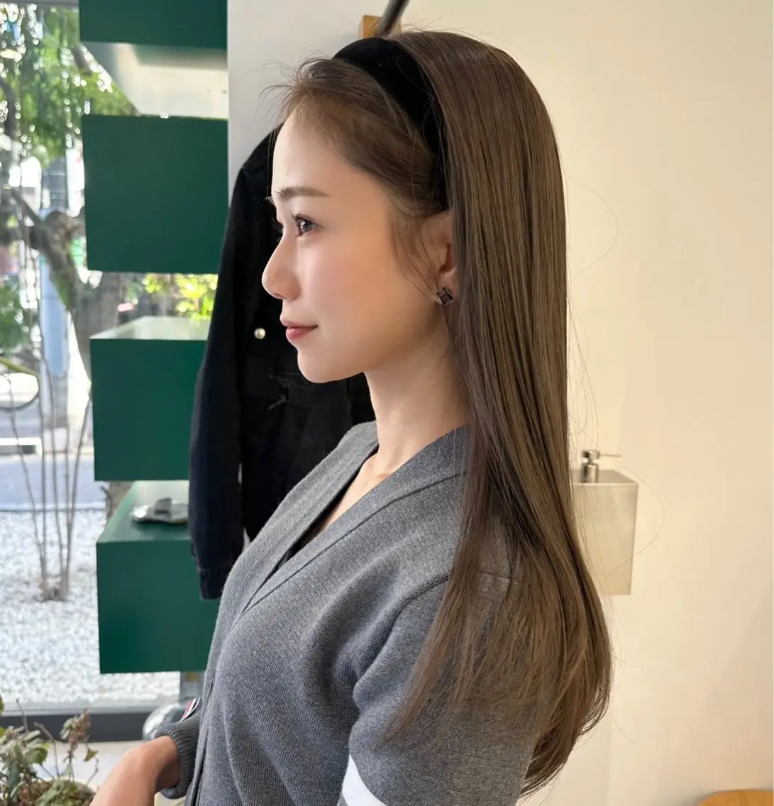 セミロング カラー グレージュ カット ヘアカラー トリートメント ハイトーン/透け感 カラー🎀真香のヘアスタイル