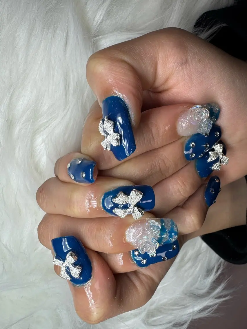 ネイル Glitter Nailのネイルデザイン