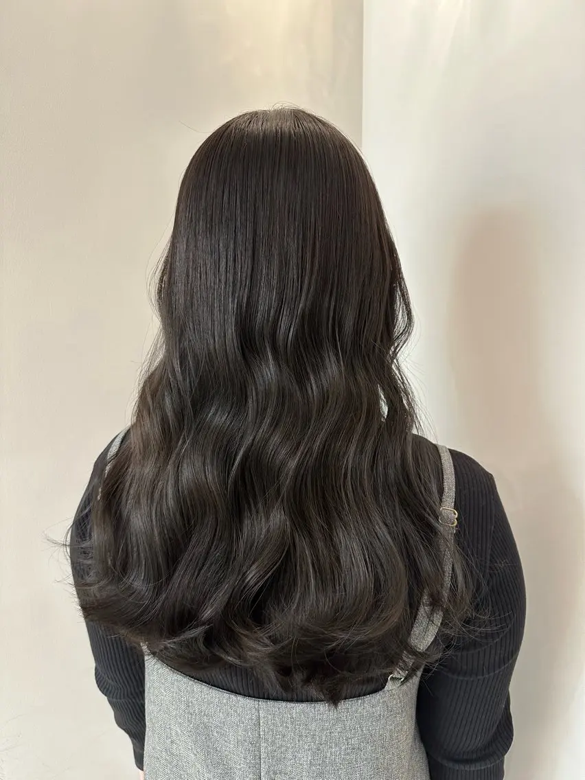 ロング カラー ヘアカラー トリートメント 安丸 結夏のヘアスタイル