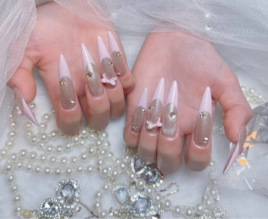 ネイル アートネイル オーロラネイル チークネイル 長さ出し フットネイル Miya _nailのネイルデザイン