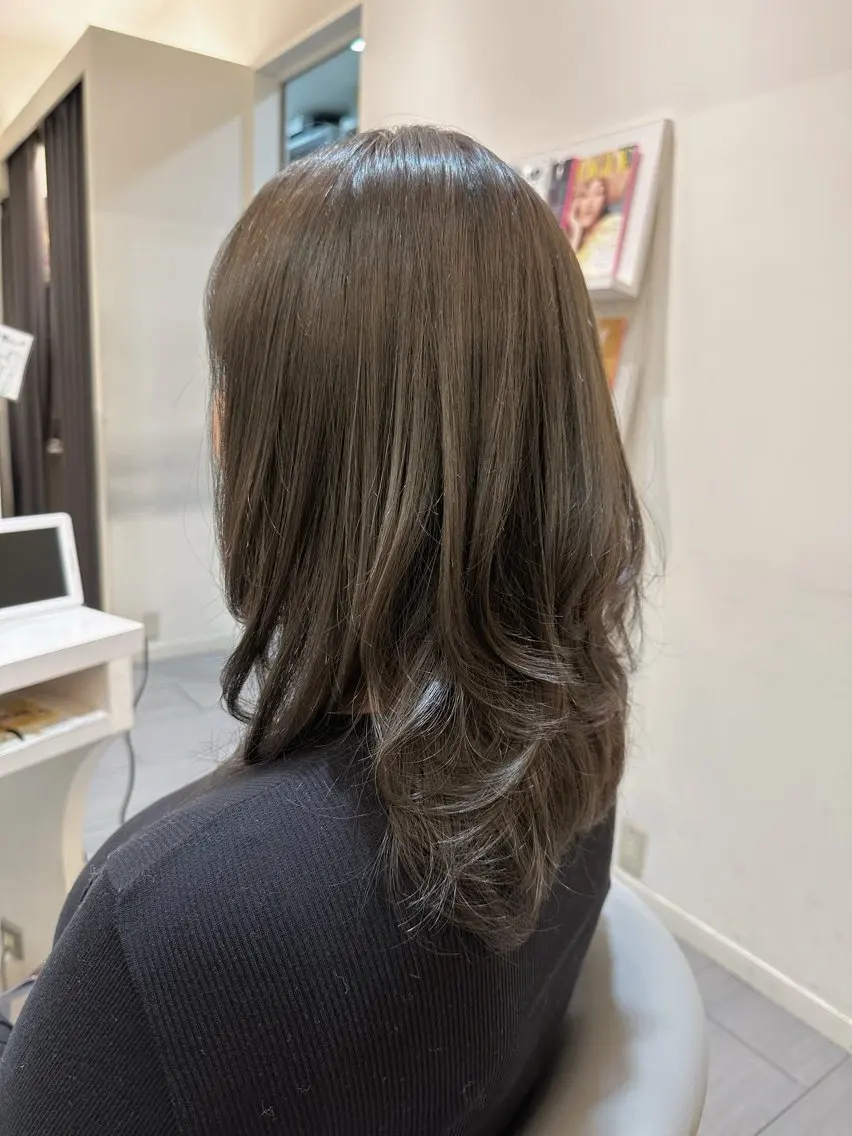 セミロング カラー オリーブカラー オレンジ ヘアカラー トリートメント キタド アミのヘアスタイル