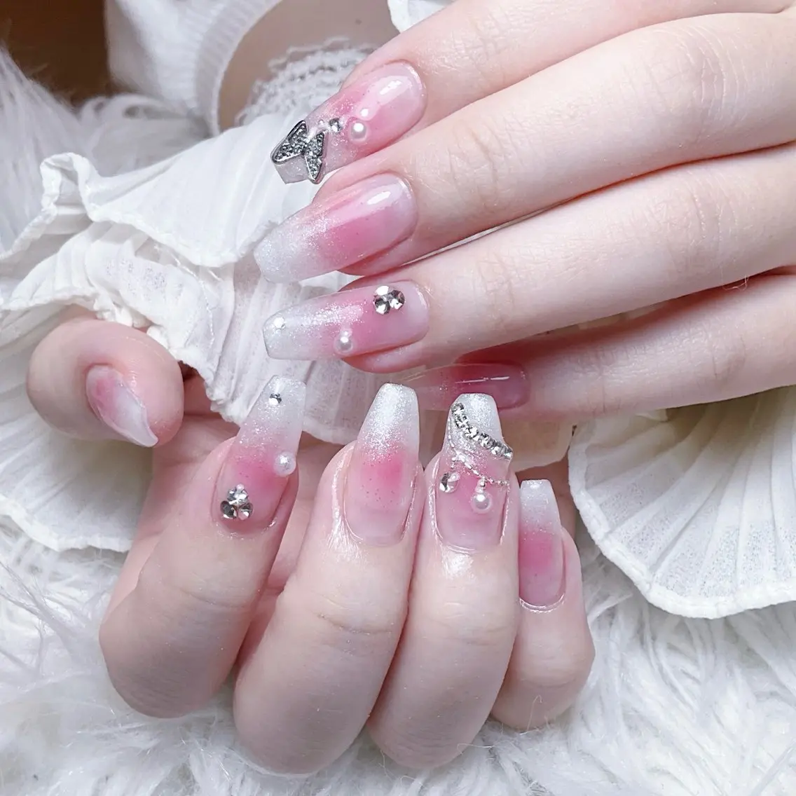 ネイル ハンドネイル 🍭Yun nail hyejin🌸のネイルデザイン