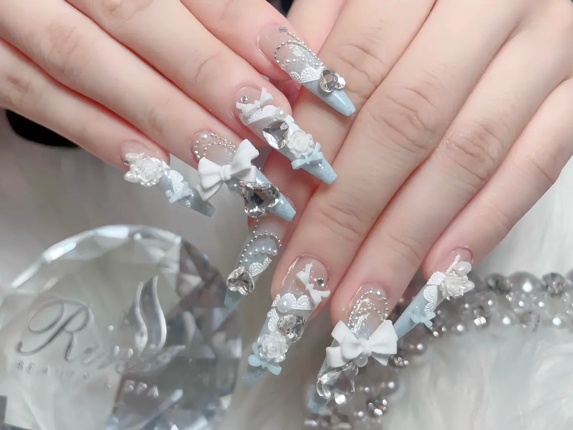 ネイル オーロラネイル チークネイル 桜ネイル クリアネイル ドット ハンドネイル Rin Nail Shinokuboのネイルデザイン