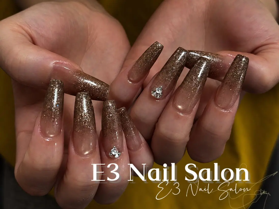 ネイル アニマル柄 オーロラネイル べっ甲ネイル ボルドー ブラウン ハンドネイル E3 Nail Salonのネイルデザイン