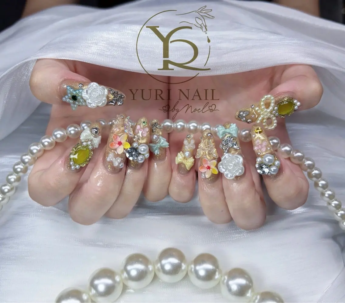 ネイル チークネイル フットネイル フレンチネイル グラデーション キラキラネイル ハンドネイル フットネイル ハンドケア YURI Nail Funabashiのネイルデザイン