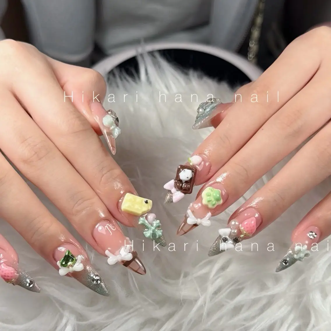 ネイル チークネイル フレンチネイル グラデーション キラキラネイル 韓国ネイル ハンドネイル HIKARIHANA NAILのネイルデザイン