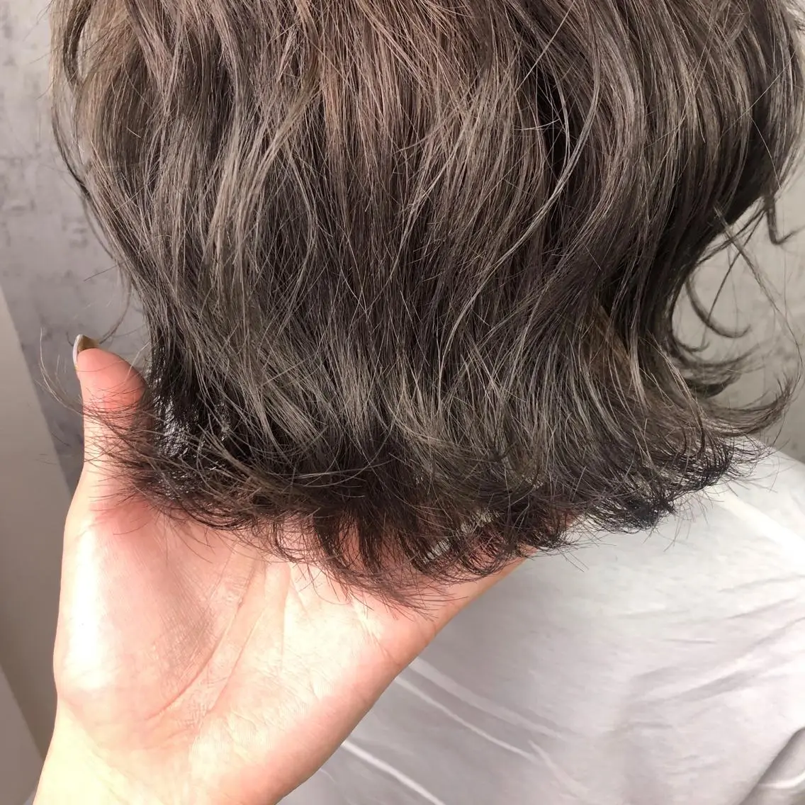 ミディアム カラー グレージュ イルミナカラー ラベンダーカラー ラベンダーグレージュ ラベンダーグレー 小顔レイヤー/ ベージュ🤍Rieのヘアスタイル