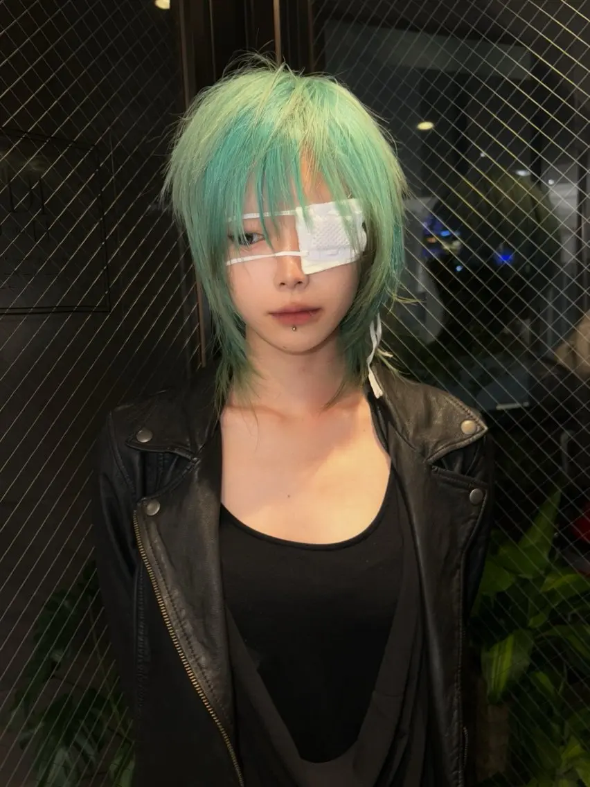 ショート カラー ミント シャギー ウルフカット カット ヘアカラー トリートメント jyui/原宿 ハイトーン/デザインのヘアスタイル