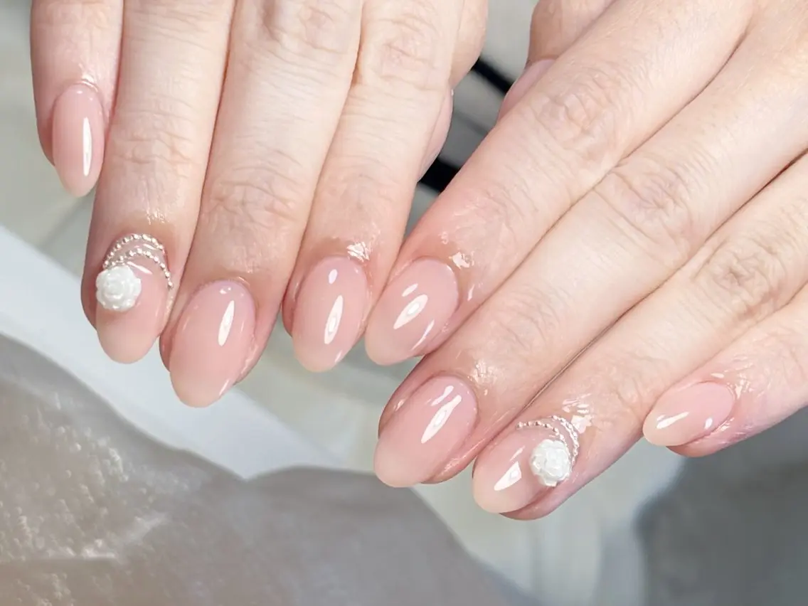 ネイル オーロラネイル チークネイル フレンチネイル ジェルネイル ガラスフレンチ ハンドネイル ハンドケア Nail Jolieのネイルデザイン