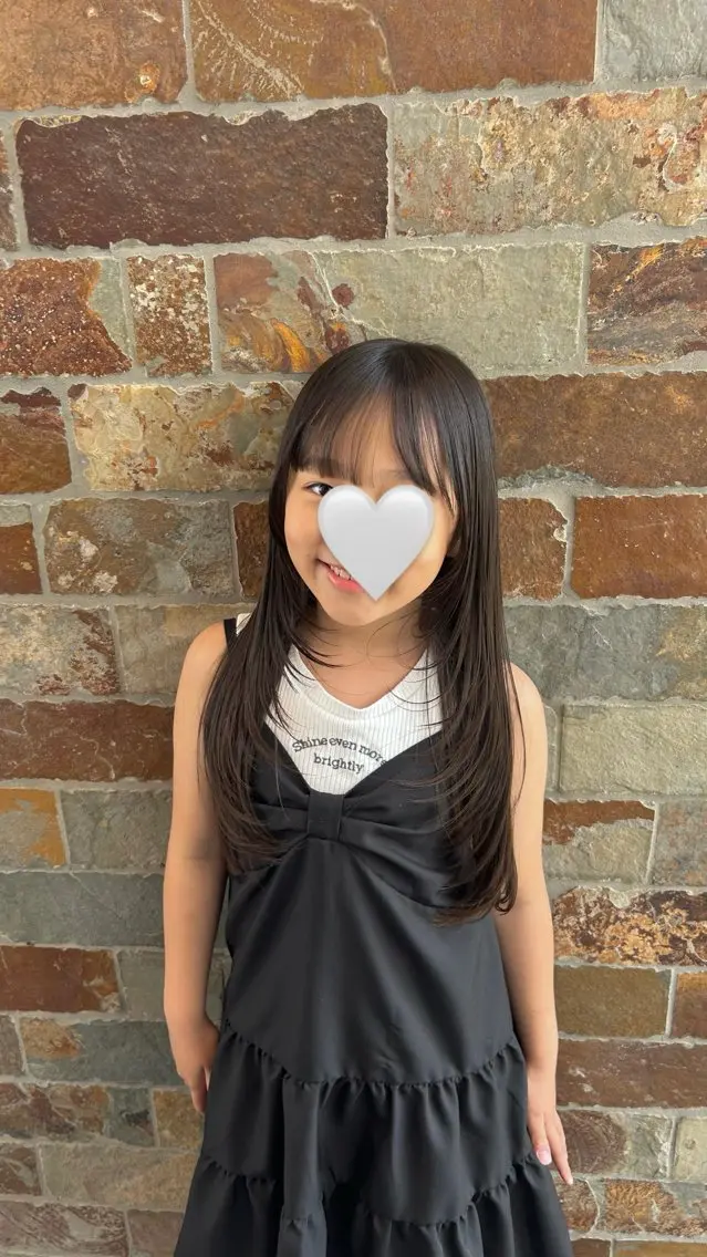 ロング キッズ レイヤーカット カット 村松 麻菜のヘアスタイル