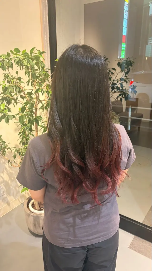 ロング カラー ブリーチ グラデーションカラー ブリーチなしカラー 米澤 奈央のヘアスタイル