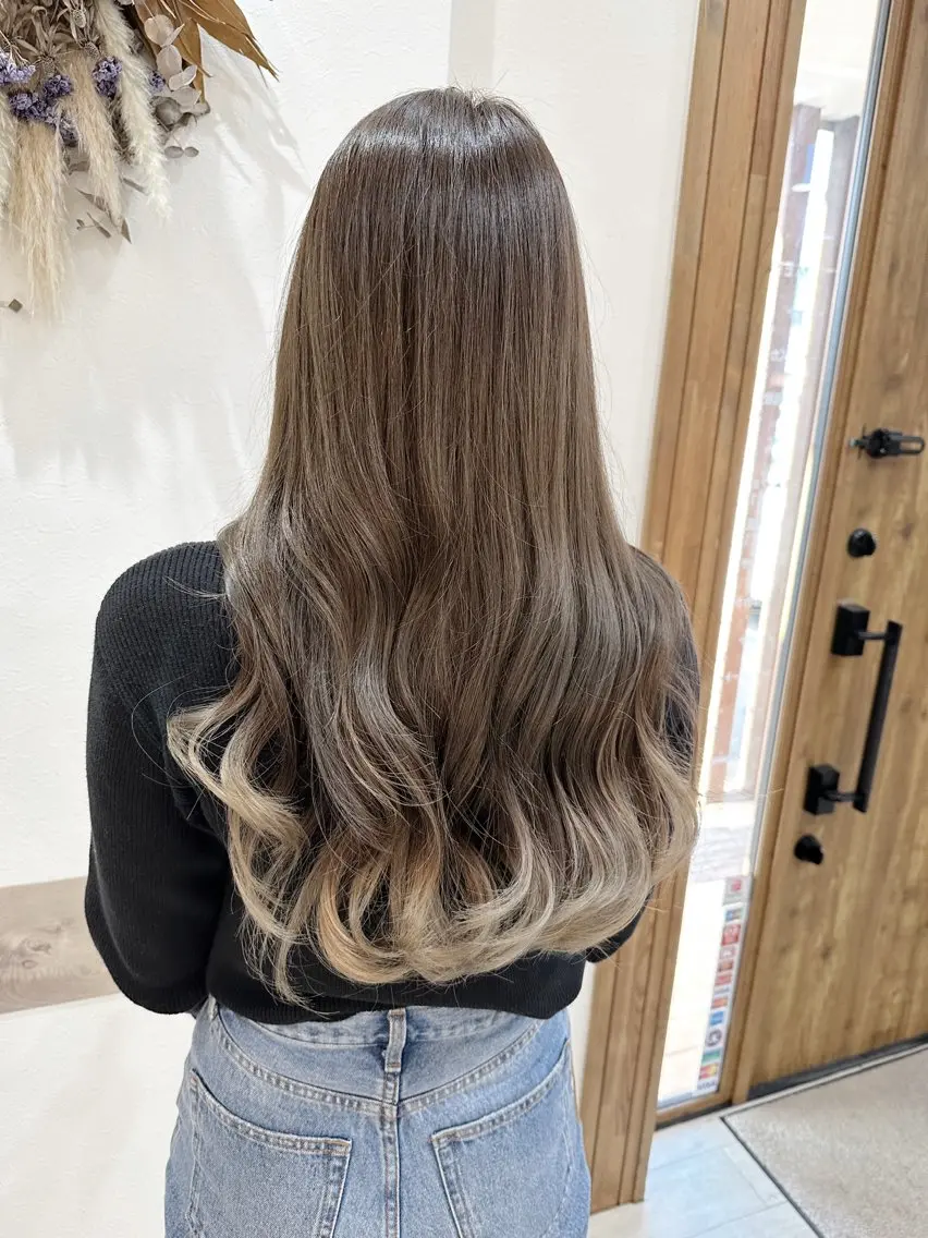 ロング カット ヘアカラー silhouette シルエットのヘアスタイル