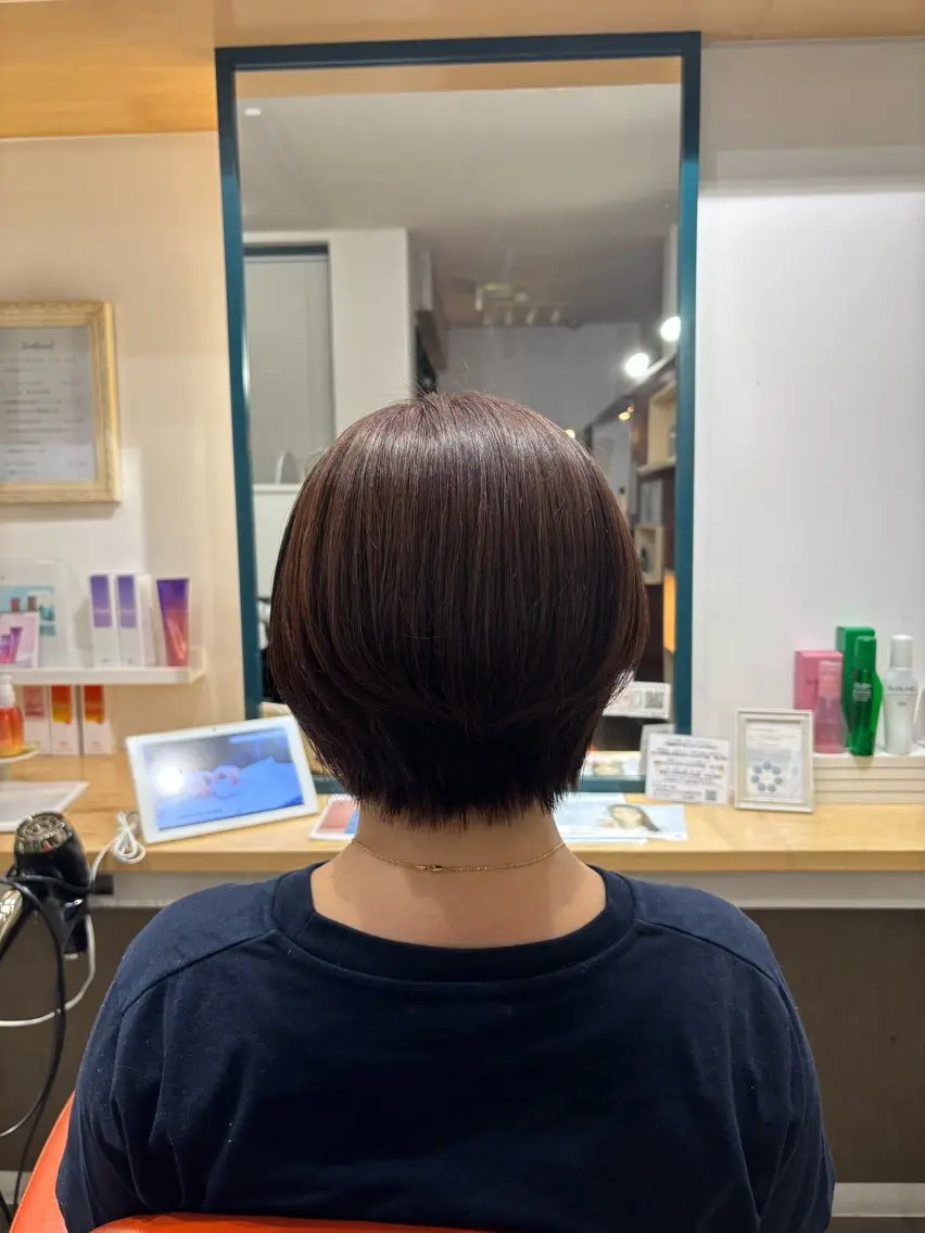 ショート カット 飯岡 セナのヘアスタイル