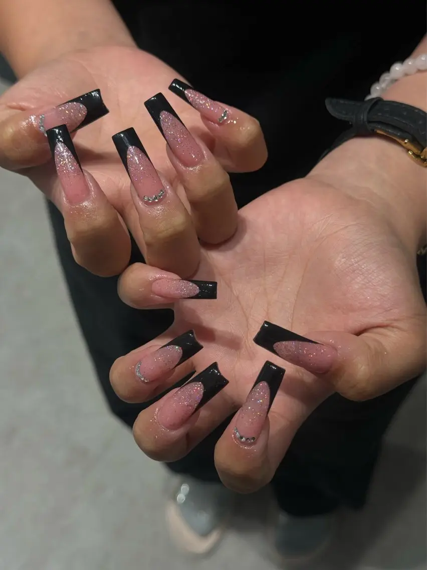ネイル チークネイル ドット フレンチネイル グラデーション ハート ハンドネイル ハンドケア Eli Muse 新宿ネイルのネイルデザイン