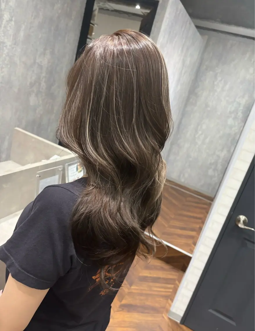 セミロング カラー ヘアアレンジ ヘアカラー kei🤎ベージュ /透明感カラー/博多のヘアスタイル