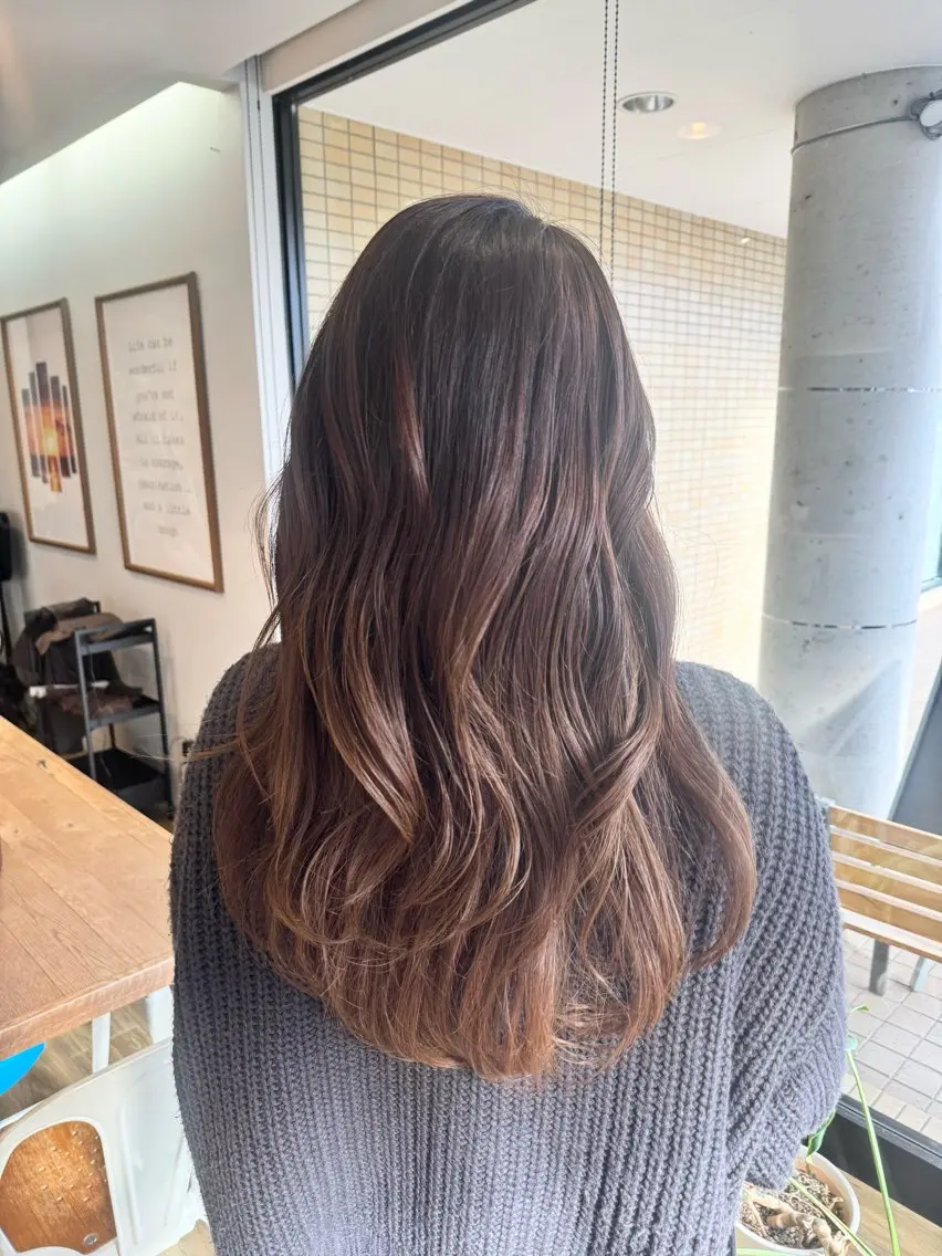 ロング カラー ブラウンカラー ヘアカラー トリートメント ツキダテ ユイのヘアスタイル