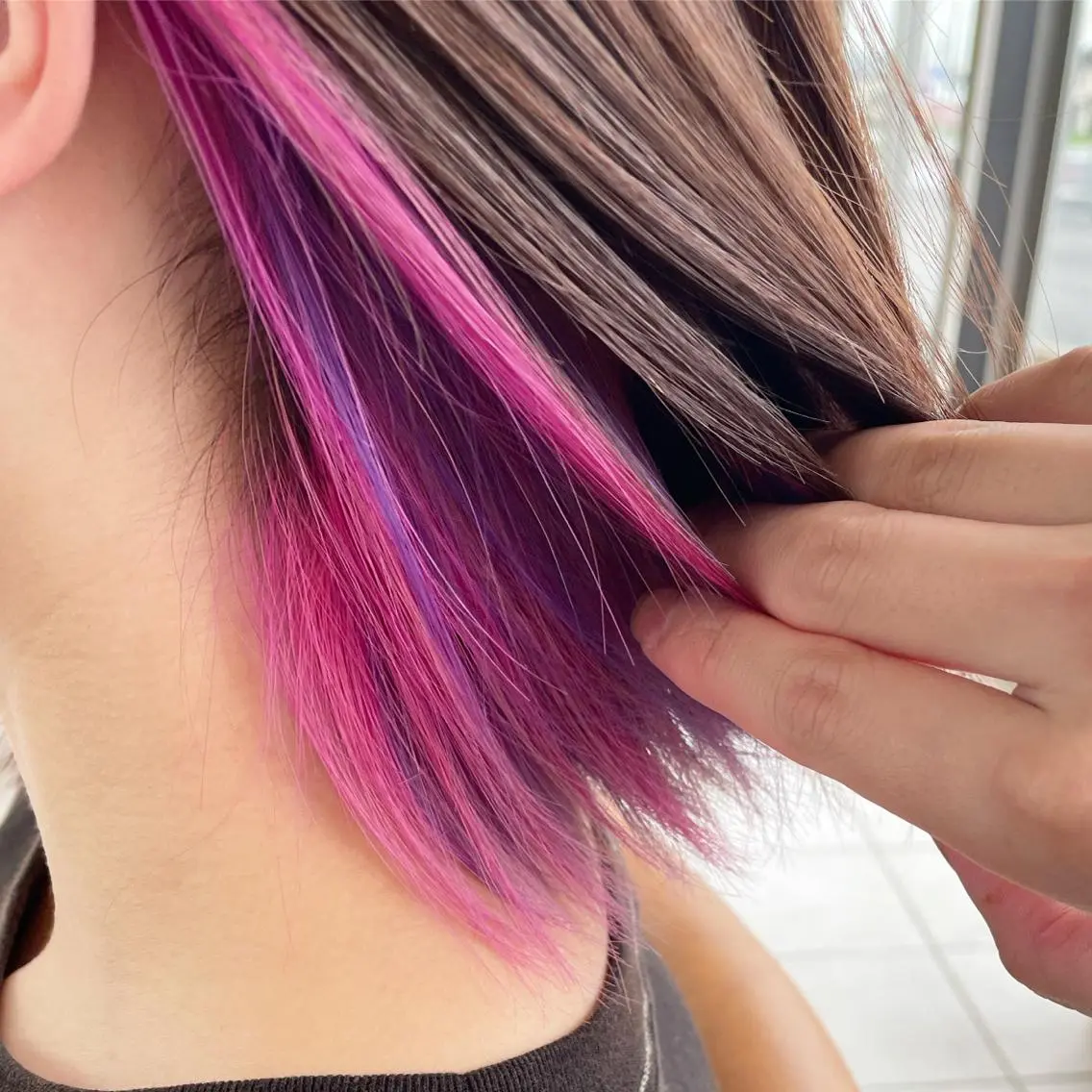 ショート カラー インナーカラー ピンクカラー パープルカラー カット ヘアカラー 守屋 颯太のヘアスタイル