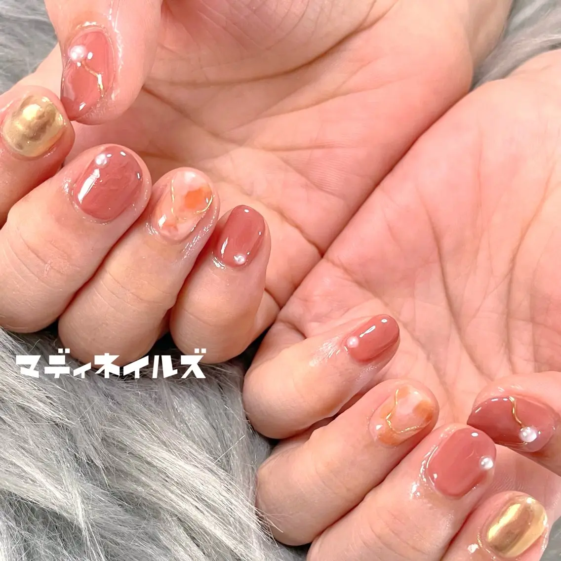 ネイル ブラウン ニュアンスネイル MADDYNAILS ✴︎柏痛ネイルのネイルデザイン
