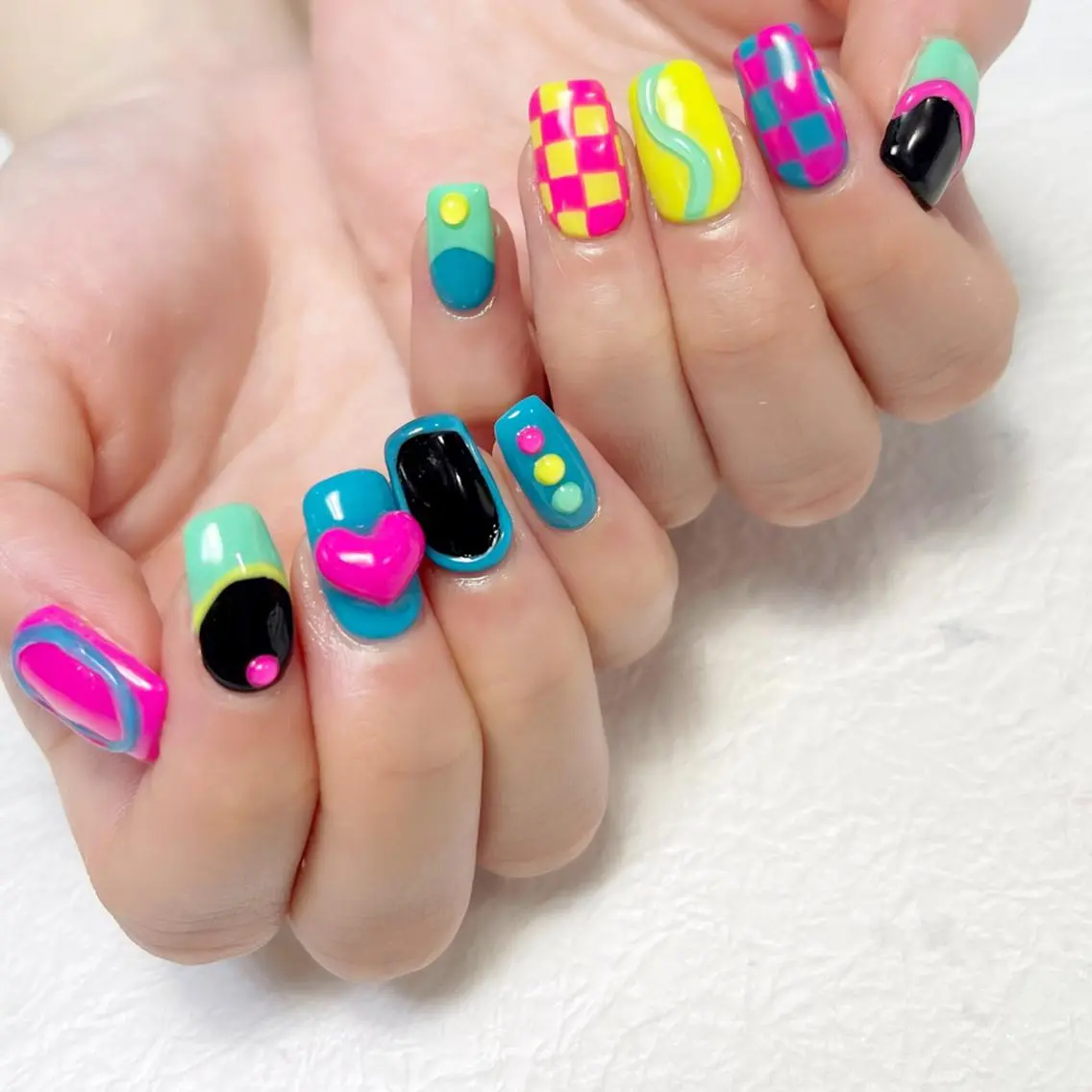 ネイル アートネイル フットネイル ジェルネイル キラキラネイル 韓国ネイル Y nail なんば堀江店のネイルデザイン