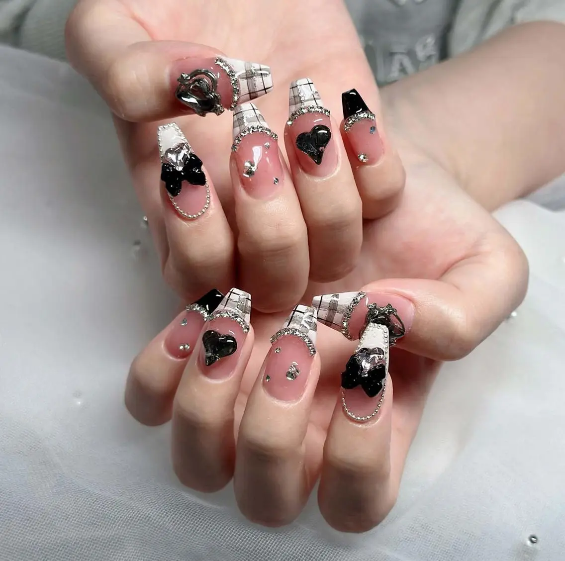 ネイル フレンチネイル ジェルネイル ハロウィン 韓国ネイル マグネットネイル ハンドネイル neco H.babynailのネイルデザイン