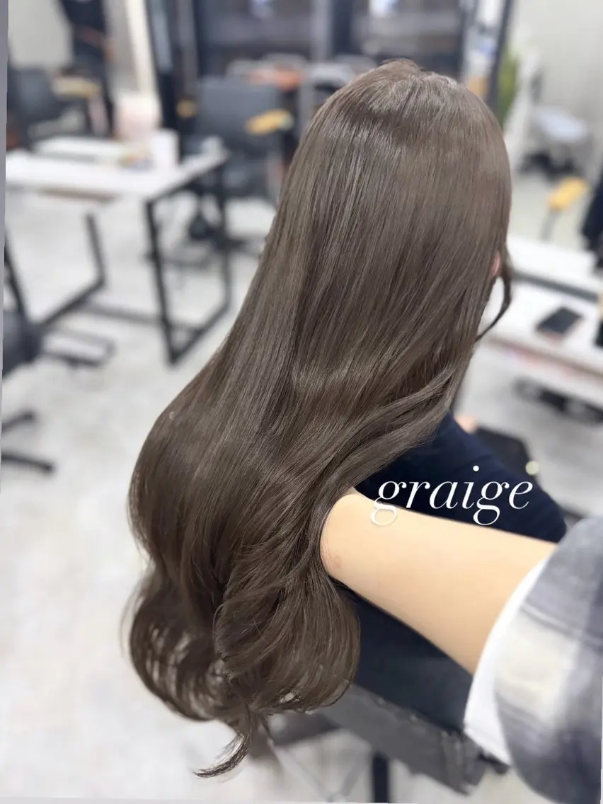 ロング カラー グレージュ ヘアカラー トリートメント 赤み無し柔らかカラー 【梅田】madokaのヘアスタイル