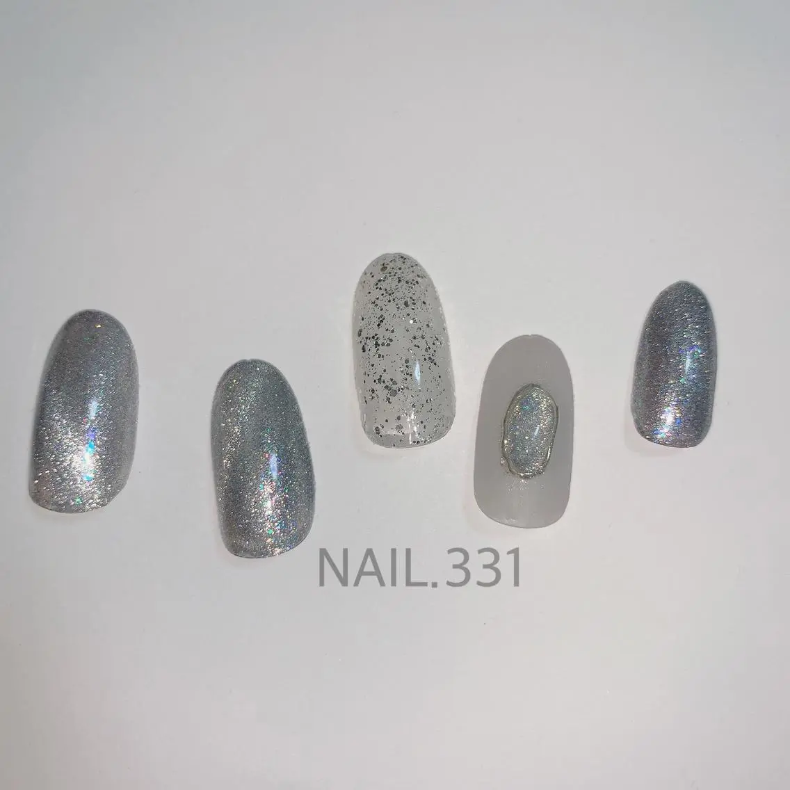 ネイル ジェルネイル キラキラネイル マグネットネイル ニュアンスネイル ショートネイル Nail 331のネイルデザイン